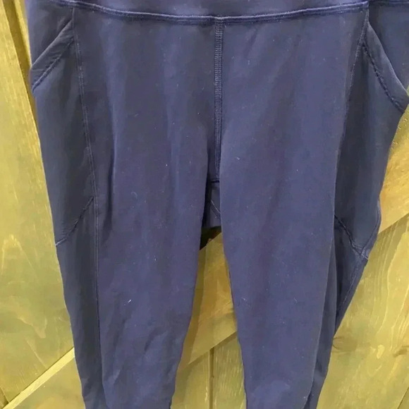 Lululemon Cropped side Mesh Leggings - Picture 3 of 5